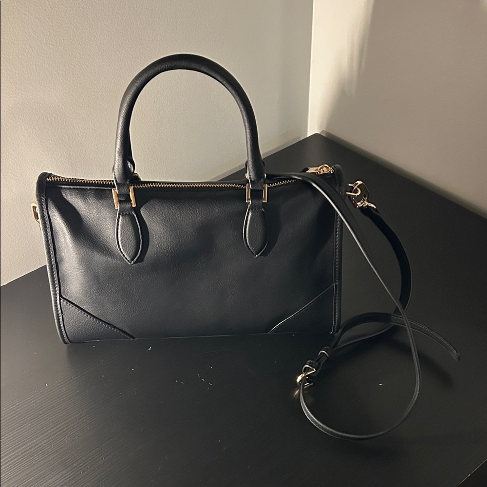 Elegant Black Leather Handbag